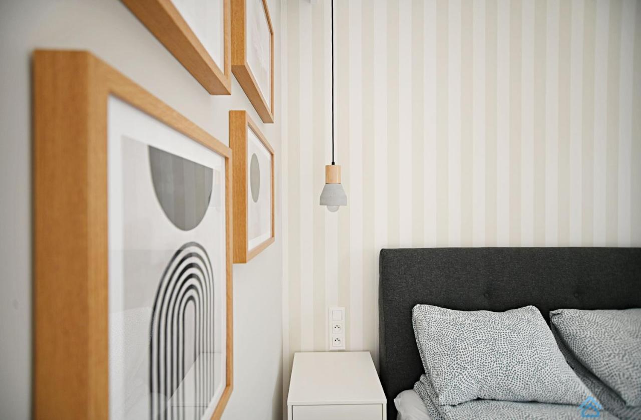 Beige 3City Apartment With Parking In Gdansk By Noclegi Renters Buitenkant foto