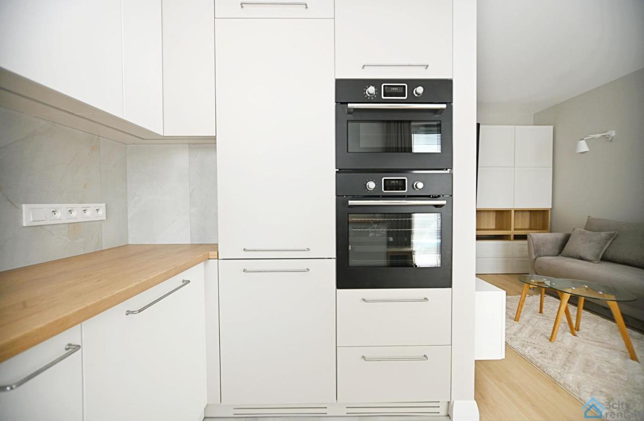 Beige 3City Apartment With Parking In Gdansk By Noclegi Renters Buitenkant foto
