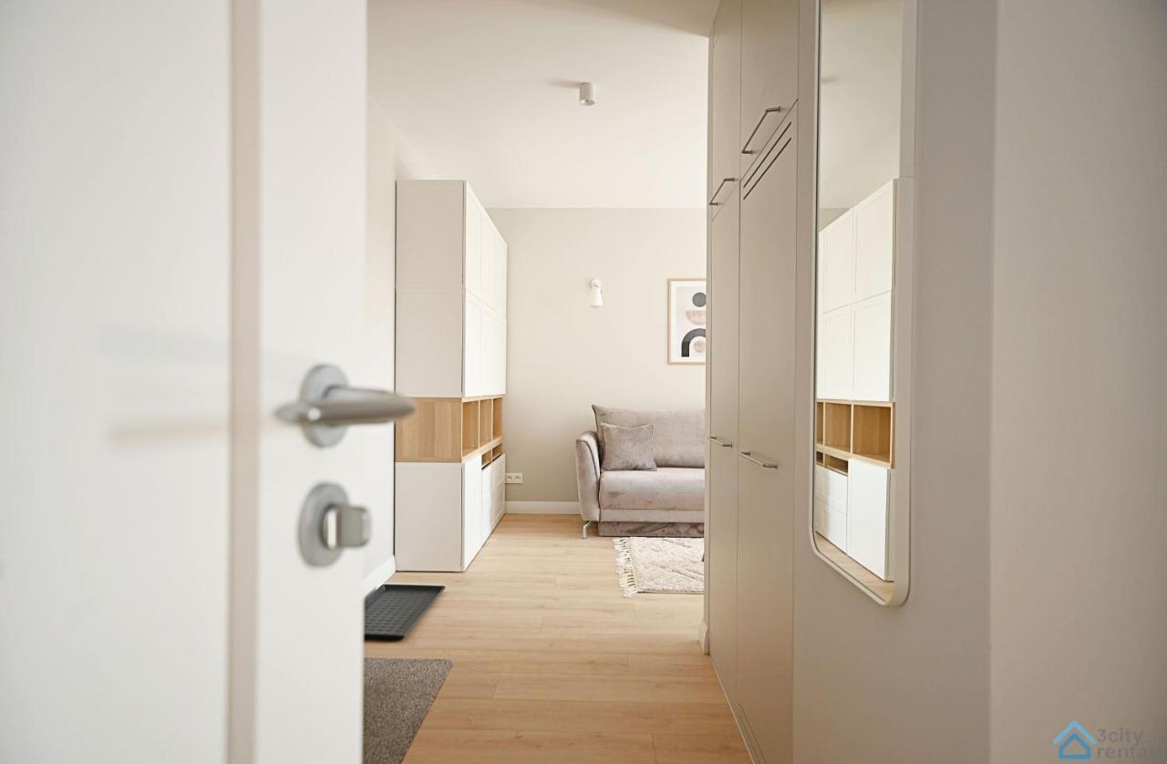 Beige 3City Apartment With Parking In Gdansk By Noclegi Renters Buitenkant foto