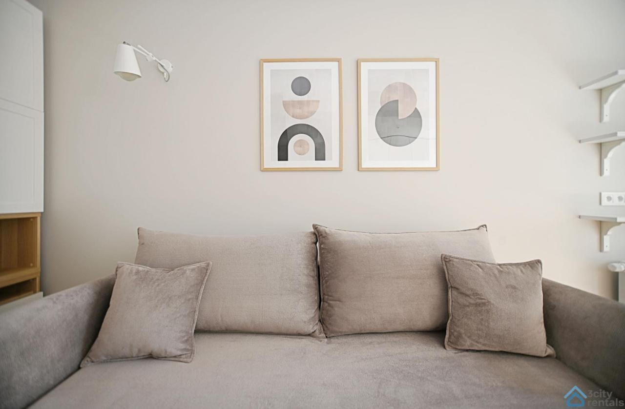 Beige 3City Apartment With Parking In Gdansk By Noclegi Renters Buitenkant foto