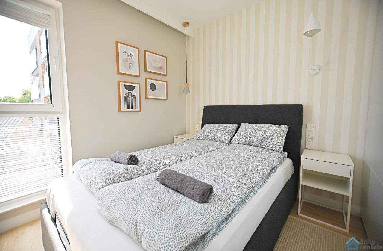 Beige 3City Apartment With Parking In Gdansk By Noclegi Renters Buitenkant foto