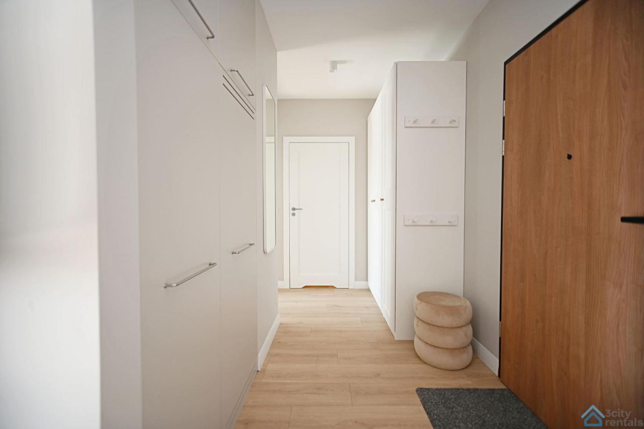 Beige 3City Apartment With Parking In Gdansk By Noclegi Renters Buitenkant foto