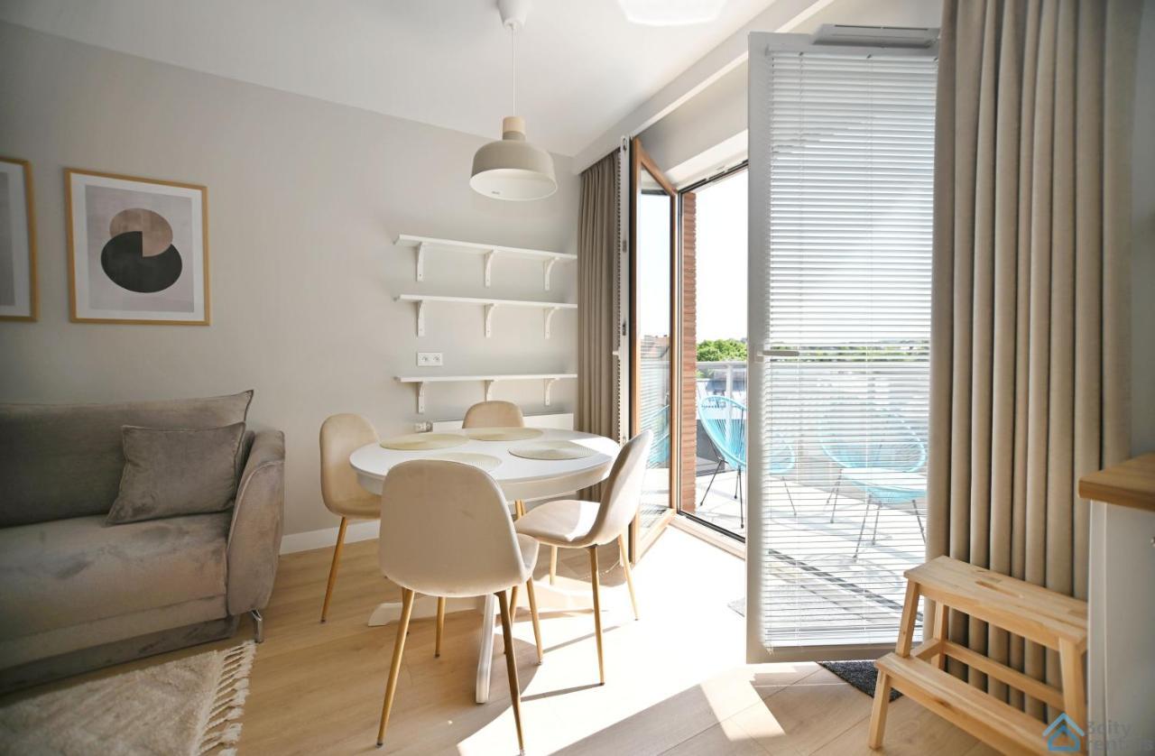 Beige 3City Apartment With Parking In Gdansk By Noclegi Renters Buitenkant foto