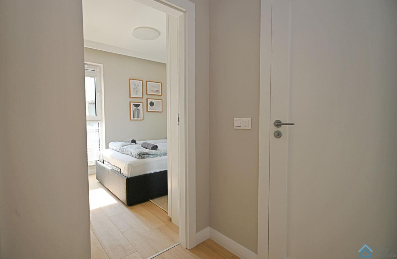 Beige 3City Apartment With Parking In Gdansk By Noclegi Renters Buitenkant foto