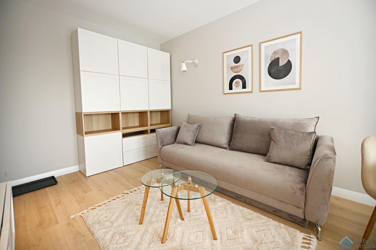Beige 3City Apartment With Parking In Gdansk By Noclegi Renters Buitenkant foto