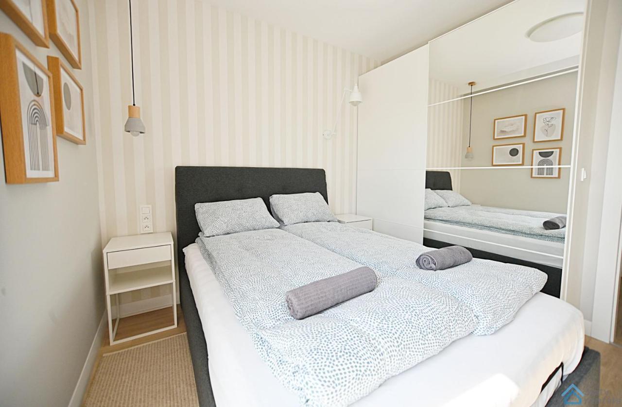Beige 3City Apartment With Parking In Gdansk By Noclegi Renters Buitenkant foto